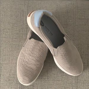 Dr. Scholl’s shoes (Memory Foam Cool Fit)